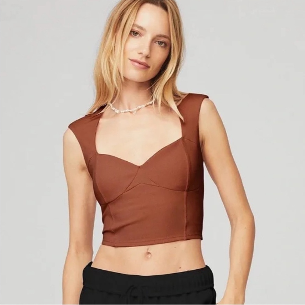 Alo Yoga Ribbed Sweetheart Crop in Rust / Size S